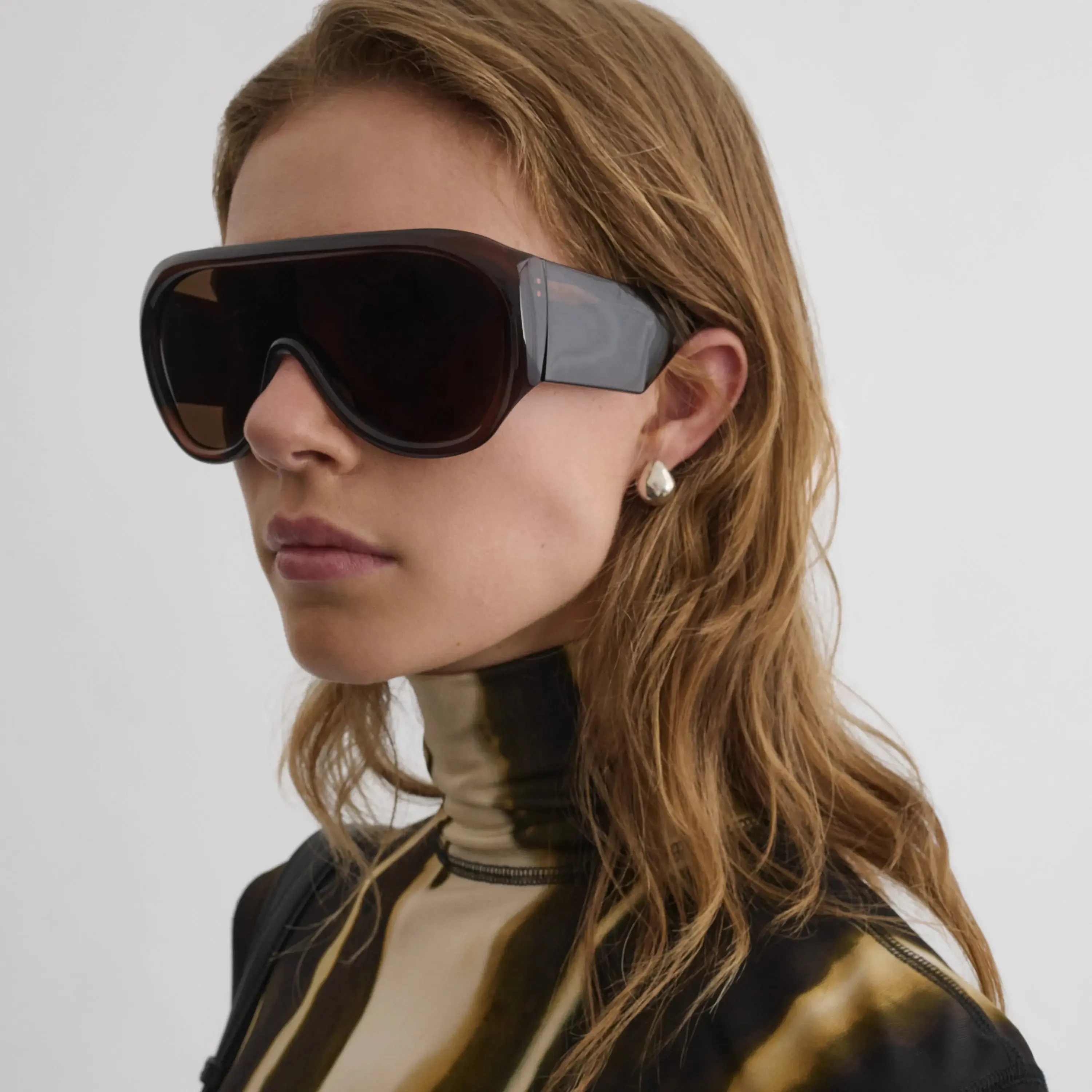 BOMBÉ OVERSIZE FRAME SUNGLASSES | brown acetate