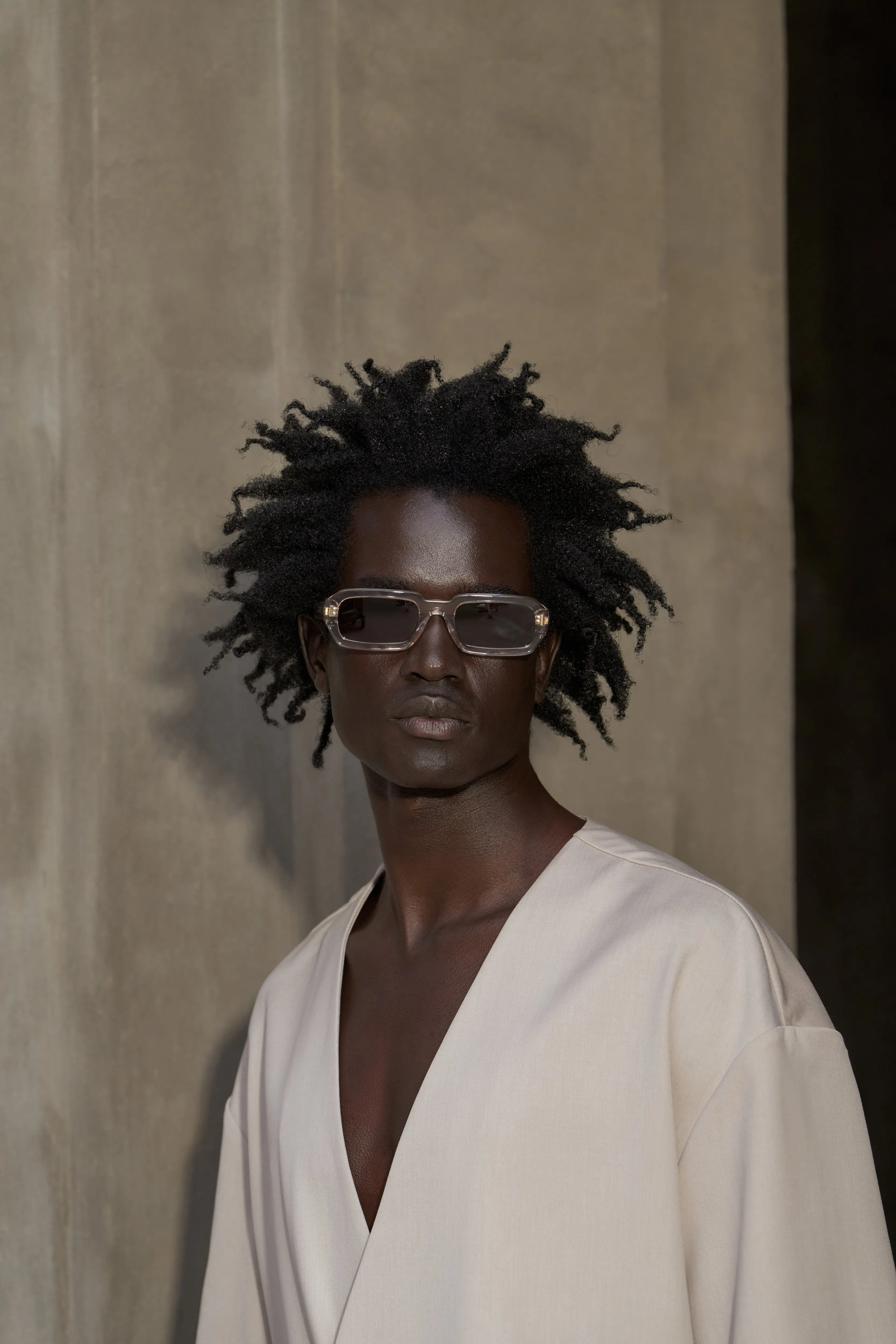 EMBLEM SUNGLASSES - CHAMPAGNE
