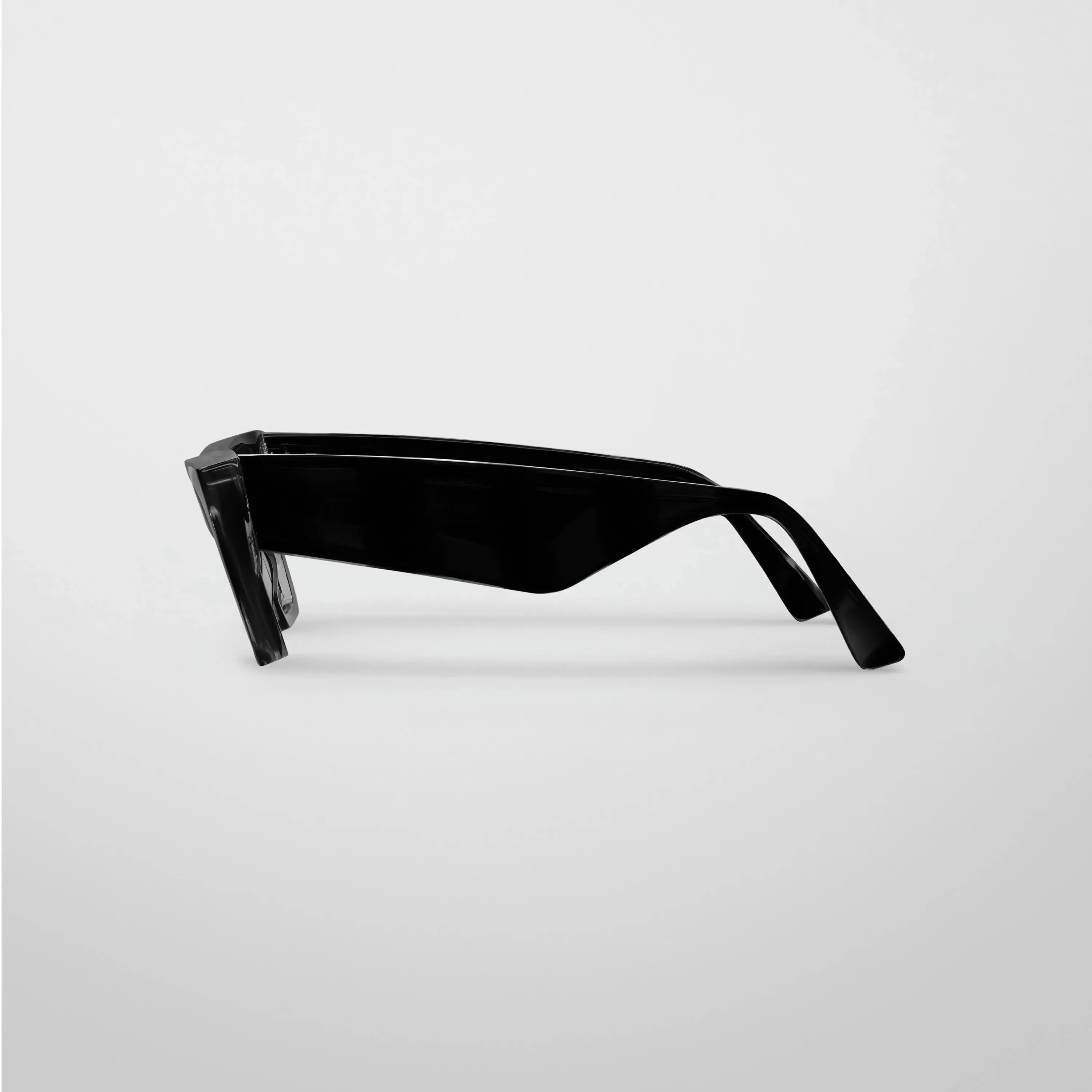 PEAK SUNGLASSES | black acetate